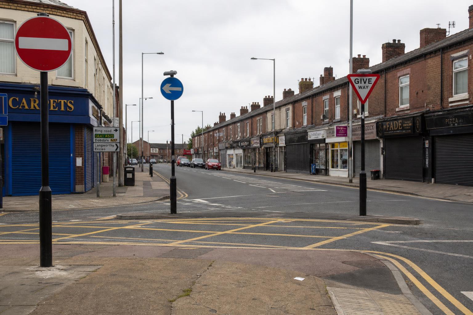 Top UK Road Signs Explained (With Free Practice Test)